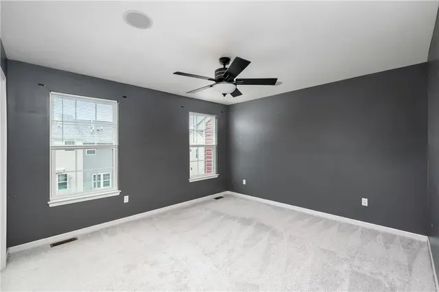 227 Thornapple Lane gallery image 30