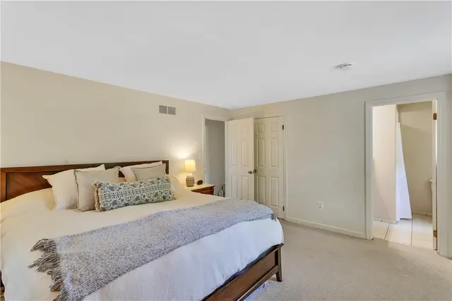 2274 Rochester Rd. gallery image 17