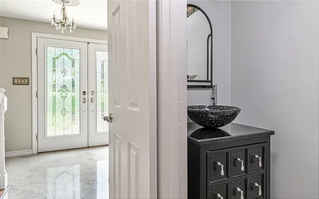 2276 Rochester Rd gallery image 6