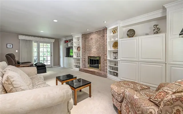 2276 Rochester Rd gallery image 20