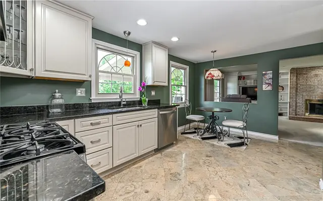 2276 Rochester Rd gallery image 34