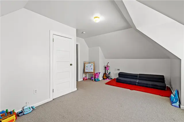 228 Chadwick St gallery image 6