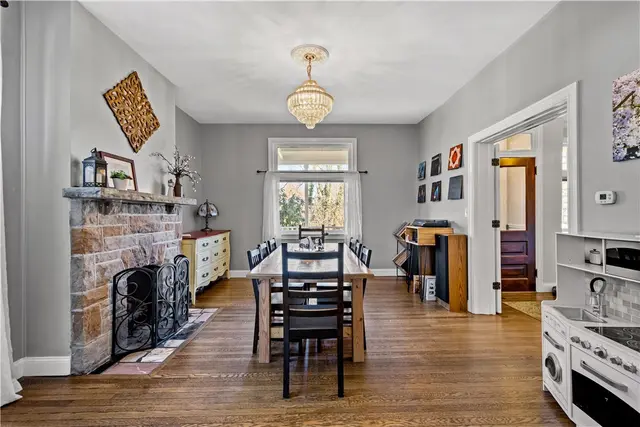 228 Chadwick St gallery image 17