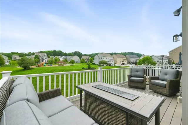 228 Eagle Drive gallery image 8