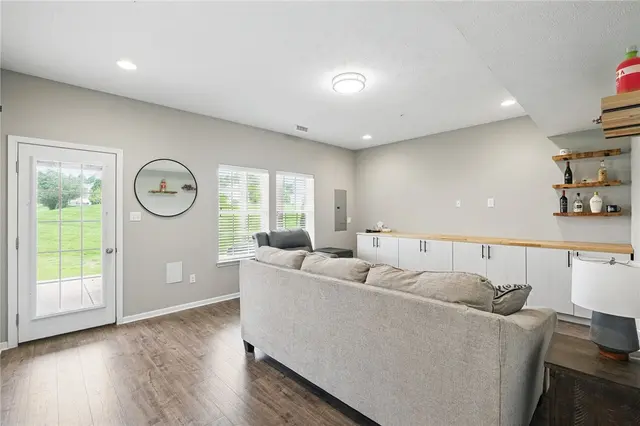 228 Eagle Drive gallery image 24