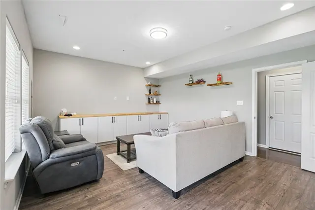 228 Eagle Drive gallery image 26