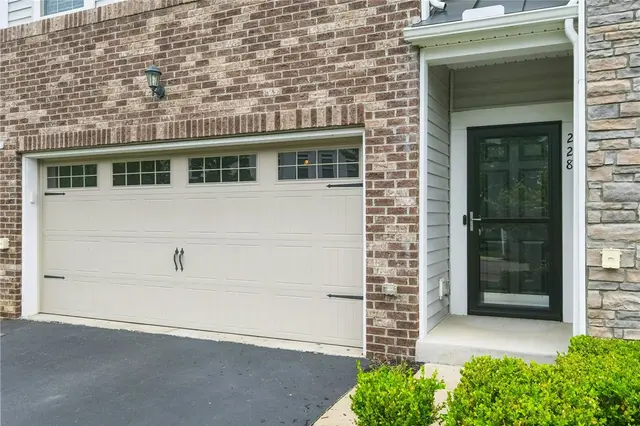 228 Eagle Drive gallery image 28