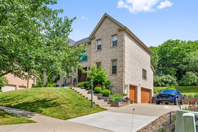 228 Gate Dancer Drive gallery image 6