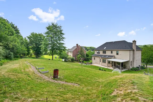 228 Gate Dancer Drive gallery image 9