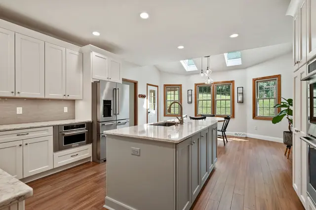 228 Gate Dancer Drive gallery image 12