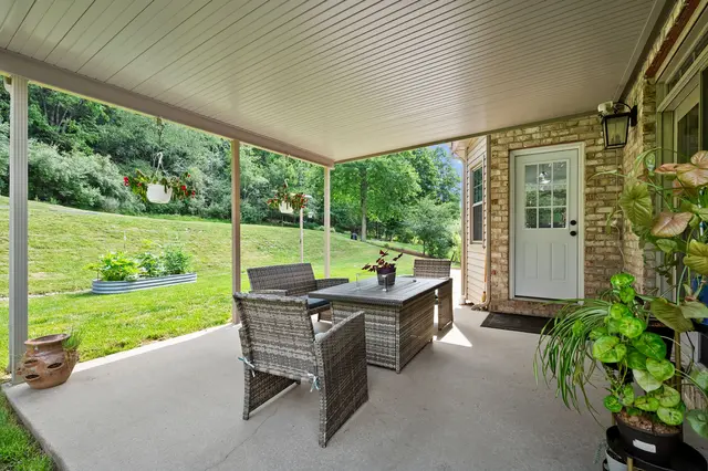 228 Gate Dancer Drive gallery image 16
