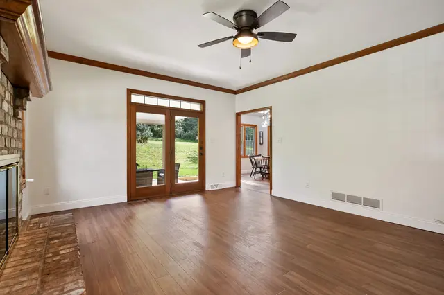 228 Gate Dancer Drive gallery image 27