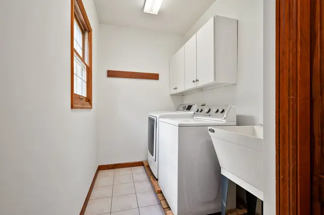 228 Gate Dancer Drive gallery image 39