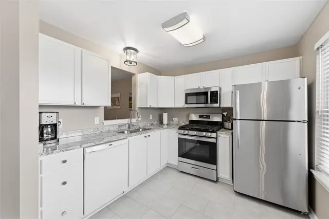 229 Hillvue Dr gallery image 3