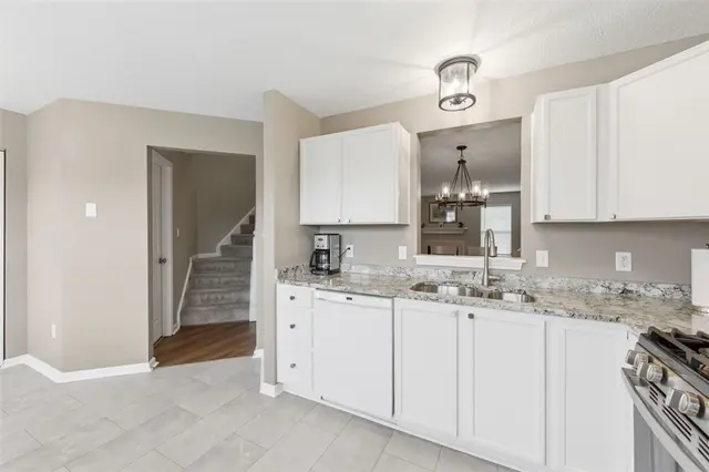 229 Hillvue Dr gallery image 7