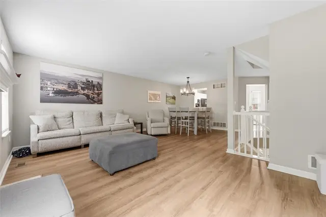 229 Hillvue Dr gallery image 8