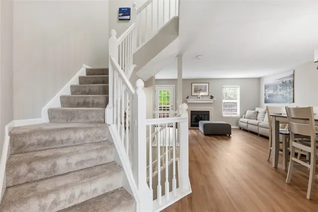229 Hillvue Dr gallery image 10