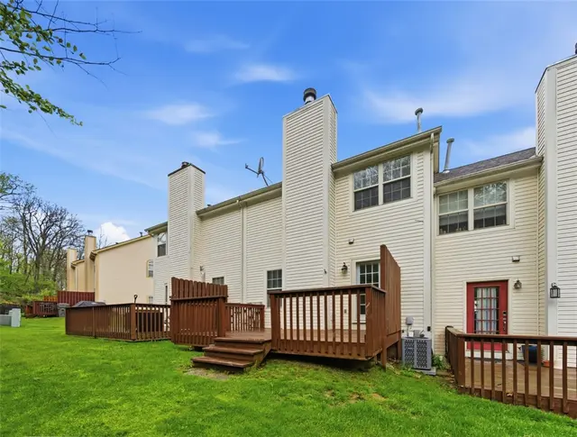 229 Hillvue Dr gallery image 16