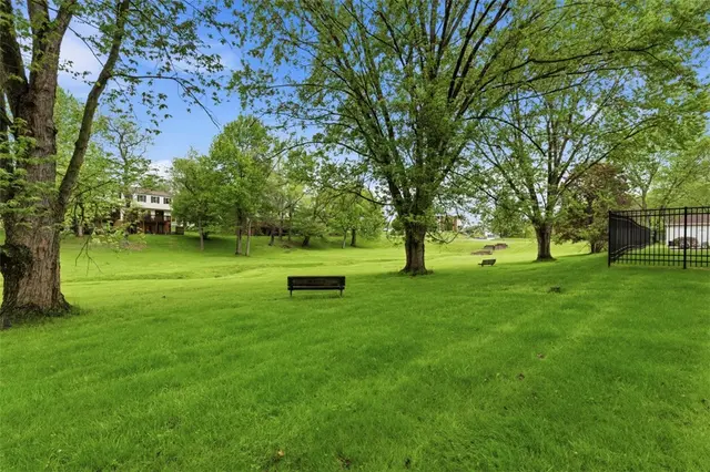 229 Hillvue Dr gallery image 21