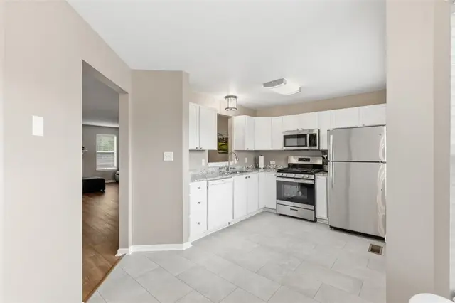 229 Hillvue Dr gallery image 32