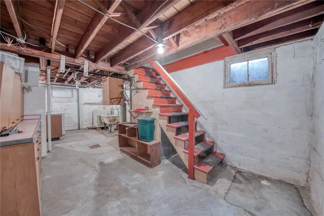 2294 Clearvue Rd gallery image 9