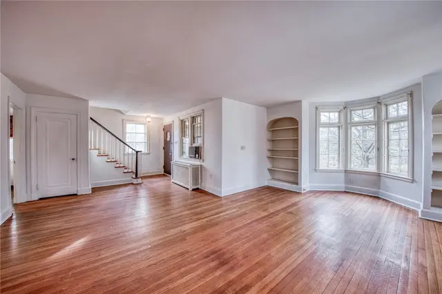 2294 Clearvue Rd gallery image 14