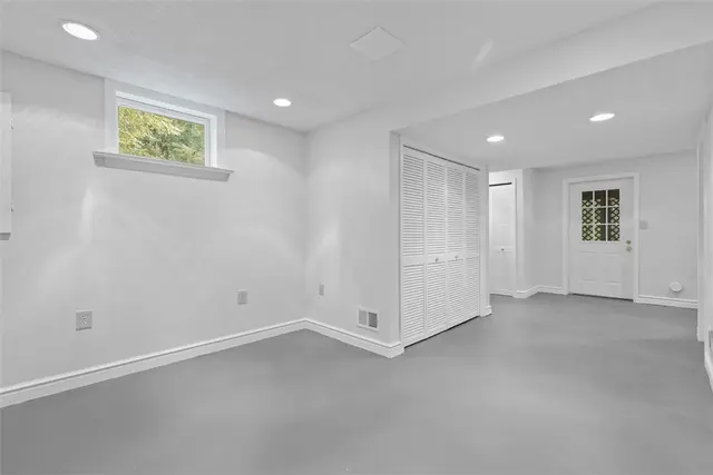 2294 Saddle Dr gallery image 5