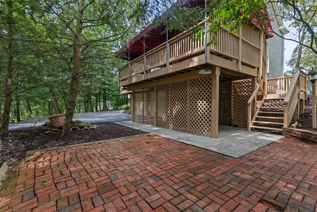 2294 Saddle Dr gallery image 9