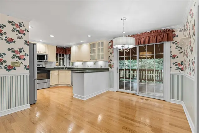2294 Saddle Dr gallery image 11