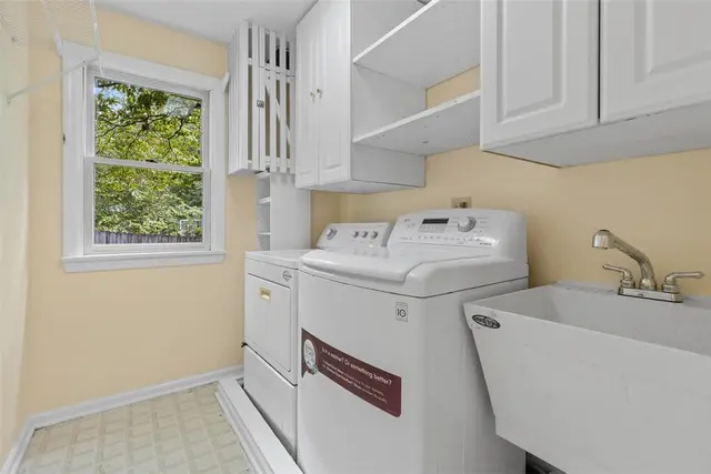 2294 Saddle Dr gallery image 16