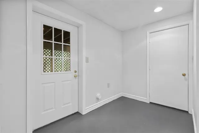 2294 Saddle Dr gallery image 19