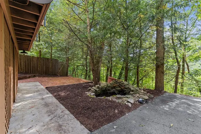 2294 Saddle Dr gallery image 20