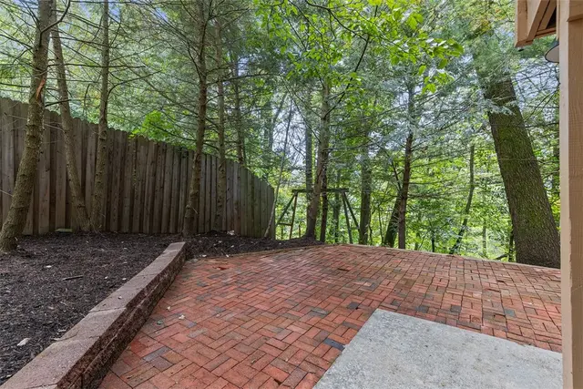 2294 Saddle Dr gallery image 24