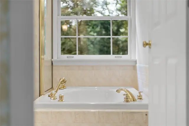 2294 Saddle Dr gallery image 26