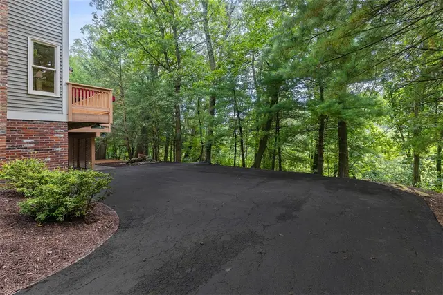 2294 Saddle Dr gallery image 40