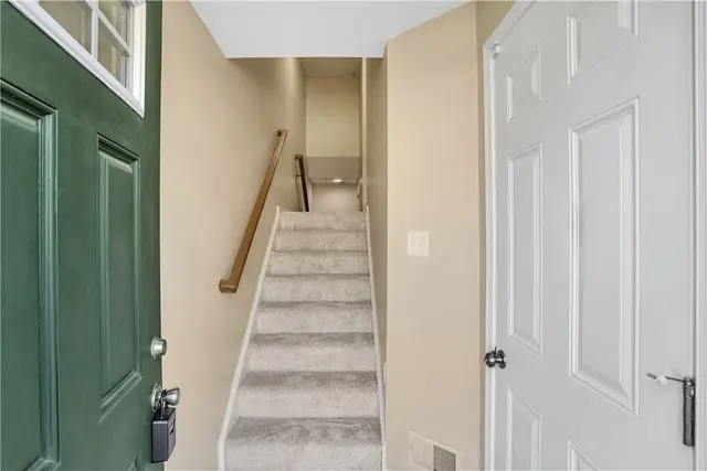 230 Broadstone Dr gallery image 4