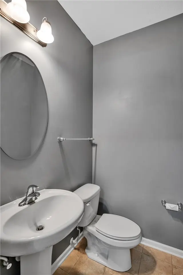 230 Broadstone Dr gallery image 14