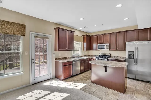 230 Broadstone Dr gallery image 15