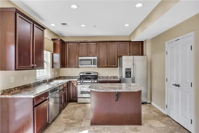 230 Broadstone Dr gallery image 16
