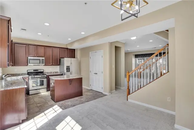 230 Broadstone Dr gallery image 17