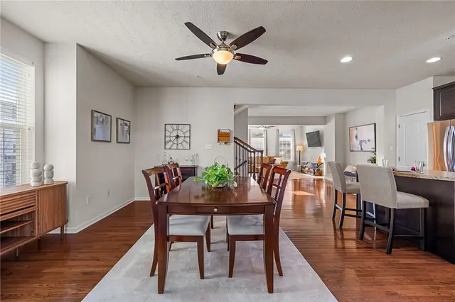 230 Eagle Dr gallery image 27