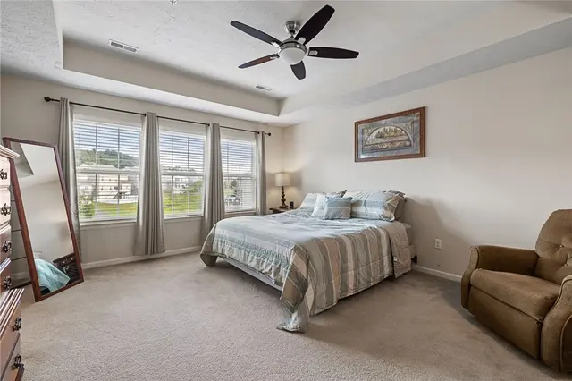 230 Eagle Dr gallery image 30