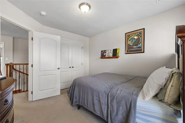 230 Eagle Dr gallery image 33