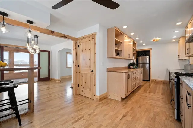2305 Pittview Ave gallery image 4