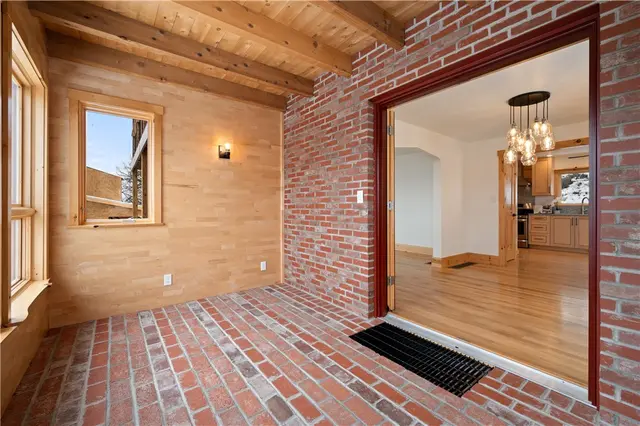 2305 Pittview Ave gallery image 9