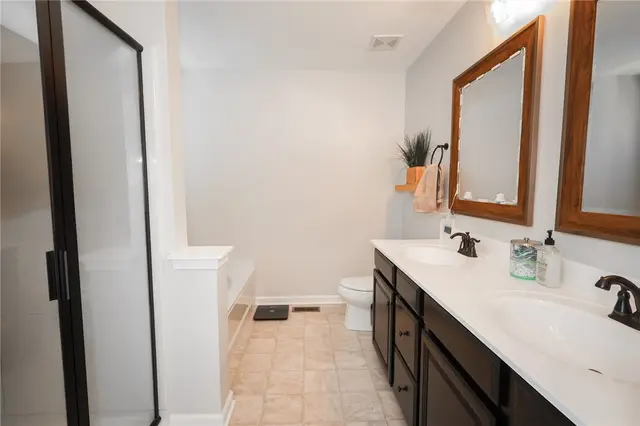 231 Thornapple Ln gallery image 7