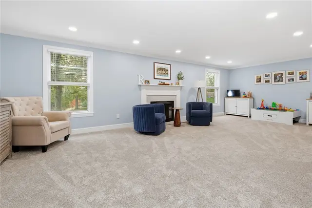 2310 Colony Ct gallery image 2