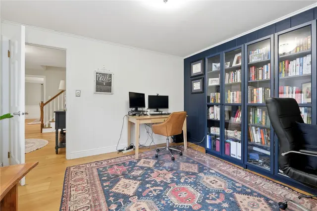 2310 Colony Ct gallery image 3