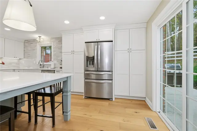 2310 Colony Ct gallery image 4
