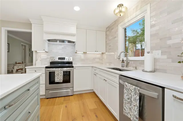 2310 Colony Ct gallery image 6